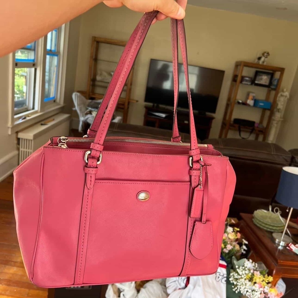 Coach Taylor Tote Pink Crossgrain Leather Shoulder Bag F25669